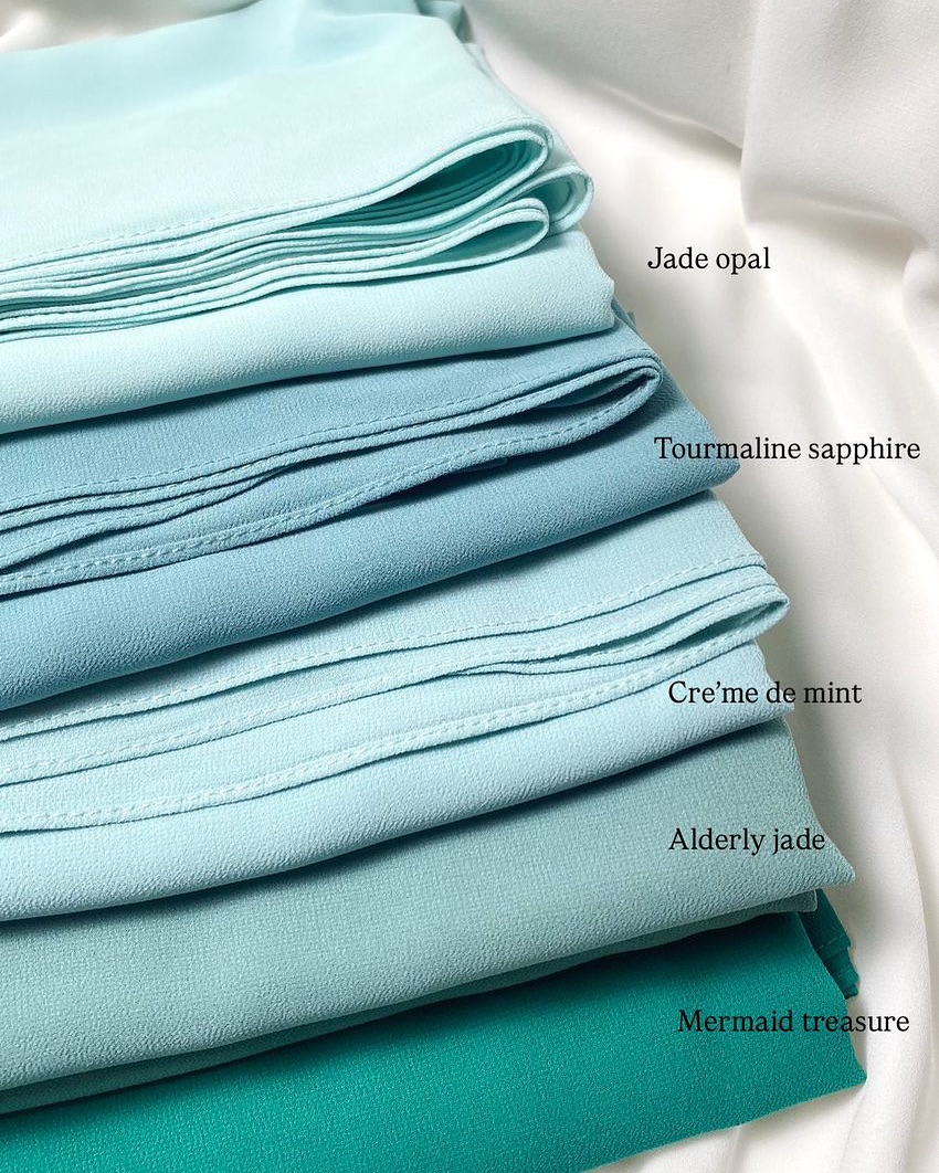 ANGGUNZARA’s Signature - Premium Kate.
It gives you plenty of freedom to style it however way you want to ˖ ࣪⊹𐙚
𐙚 Unique custom shape - Oval & Curved Edge
𐙚 Beautiful drapes
𐙚 Flowy
𐙚 Easy to style
𐙚 Neat babyseam finishing
𐙚 More coverage
𐙚 Minimal ironing
Material: High Quality Georgette Chiffon
Measurement: 2m x 0.7m
ꨄ︎COMBO 3 for RM100. Voucher code: COMBOPK ꨄ︎
Purchase Thru:
✨Website: https://www.anggunzara.com/product-category/premium-kate/
✨Shopee : https://shopee.com.my/anggunzara.os
✨Whatsapp: wasap.my/60104595525
✨Official Agents : @miminadiya