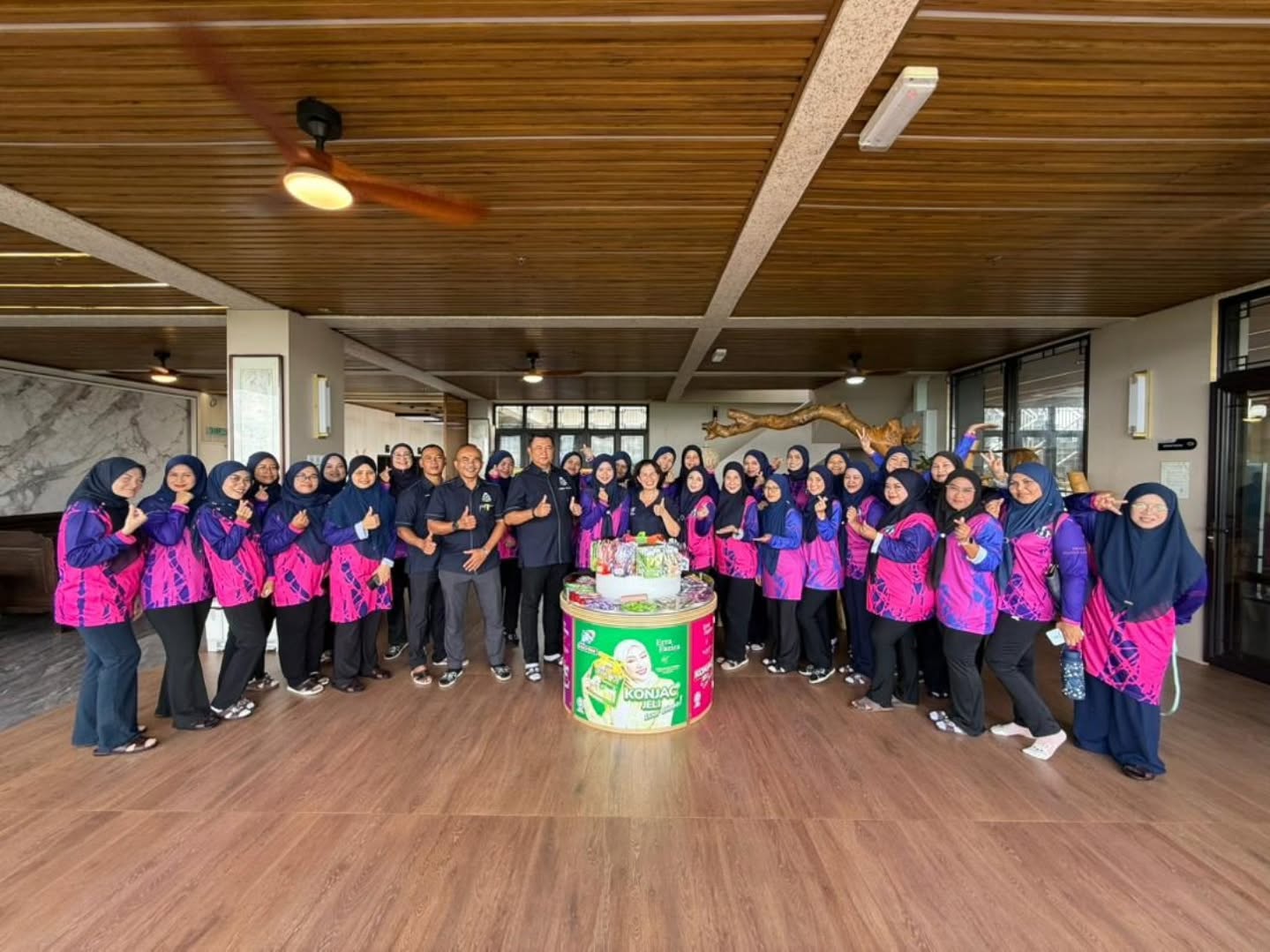 Happy Alliance amat berbesar hati menerima kunjungan daripada Persatuan Keluarga Polis Malaysia (PERKEP). 🎗️ Terima kasih atas kesudian melawat serta sokongan yang diberikan. Semoga kunjungan ini menjalinkan hubungan yang lebih erat dan berpanjangan. 💪🏻✨