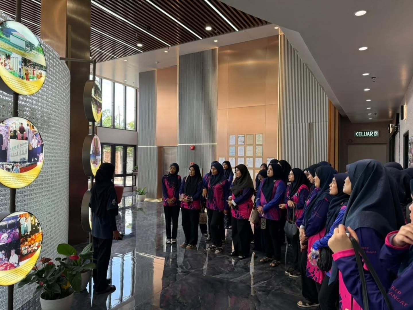 Happy Alliance amat berbesar hati menerima kunjungan daripada Persatuan Keluarga Polis Malaysia (PERKEP). 🎗️ Terima kasih atas kesudian melawat serta sokongan yang diberikan. Semoga kunjungan ini menjalinkan hubungan yang lebih erat dan berpanjangan. 💪🏻✨