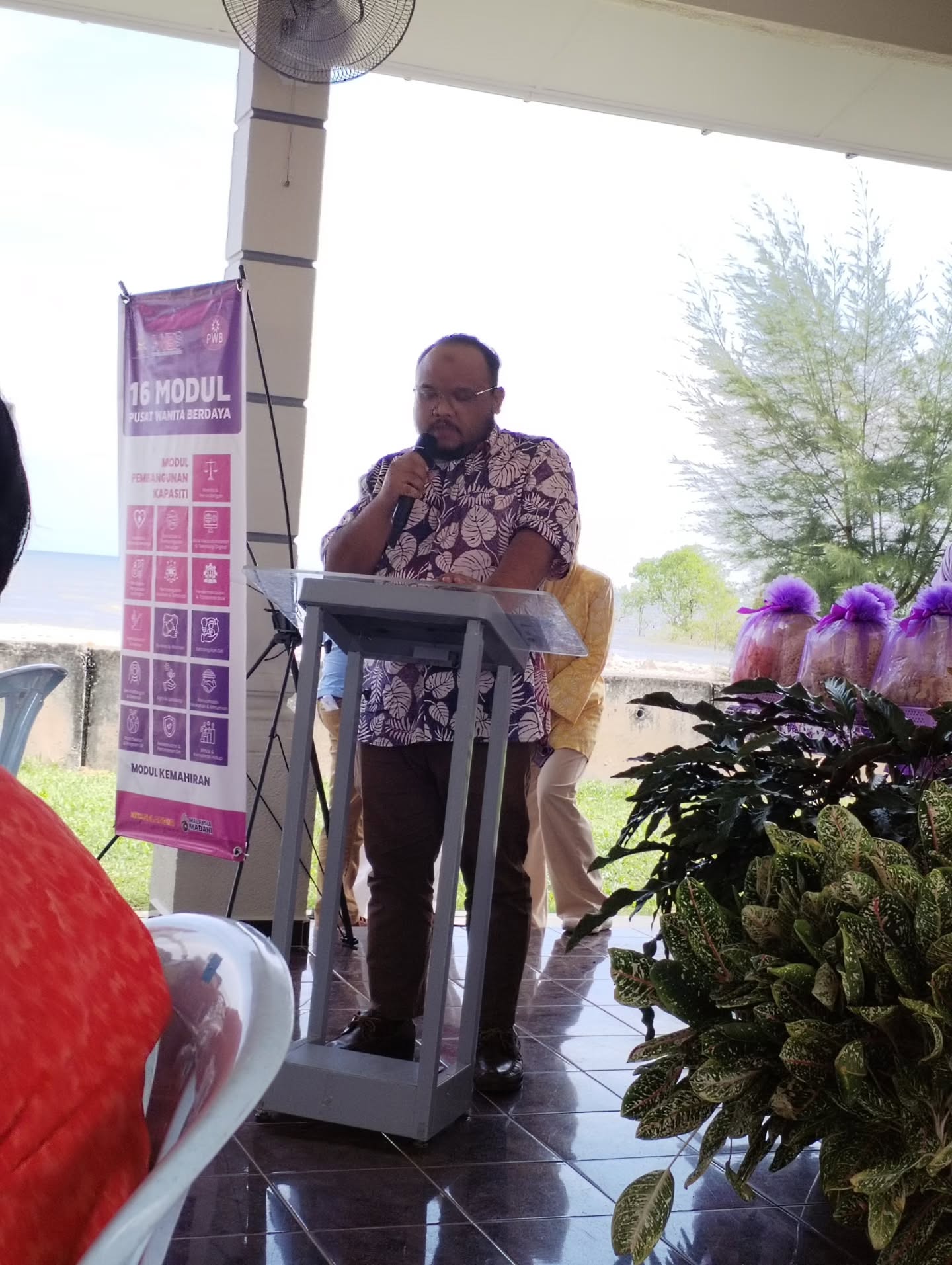 ✨ Program Anak Muda anjuran Pusat Wanita Berdaya Selangor Dun Tanjong Sepat ✨
🧑🏻💼 Talk: Bersama Abg Md Noor
📌 NAK ATAU PERLU? REAL TALK GEN Z
Keperluan atau kehendak dalam kehidupan dunia moden.
Captain Dolphin berbesar hati dapat bersama-sama menjayakan program yang dianjurkan. Semoga setiap perkongsian memberi manfaat dan menjadi inspirasi kepada generasi muda untuk membuat pilihan yang lebih bijak.
Terima kasih atas jemputan dan semoga bertemu lagi! 💙🐬