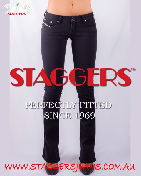 🔥 Last Pair! Size 8
0576/1 Ultimate Sante Fe Black Stretch Denim Bootleg Jeans | Australian DesignWAS $119.00 – NOW ONLY $59.50Only 1 Pair Left – Size 8. Buy Now.Looking for the perfect pair of black stretch denim bootleg jeans that flatters every figure? Your search ends here.The Staggers 0576/1 Ultimate Sante Fe Black Stretch Denim Bootleg Jeans are designed to create a sleek, slimming silhouette with a sexy low-rise fit and classic bootleg leg. These jeans provide exceptional comfort, flexibility and timeless style for every occasion.Handcrafted by Staggers since 1969.🔥 Was $119.00 – Now Only $59.50Only 1 Pair Left – Size 8Premium 13 oz black stretch denimFlattering low-rise fitClassic bootleg legSoft stretch fabric for all-day comfortWhether you’re dressing up with heels or keeping it casual with boots or sneakers, the Ultimate Sante Fe Bootleg Jeans deliver the perfect combination of comfort, confidence and timeless style.Be Quick – Only One Pair Left in Size 8 😳Staggers – Perfectly fitted since 1969.
