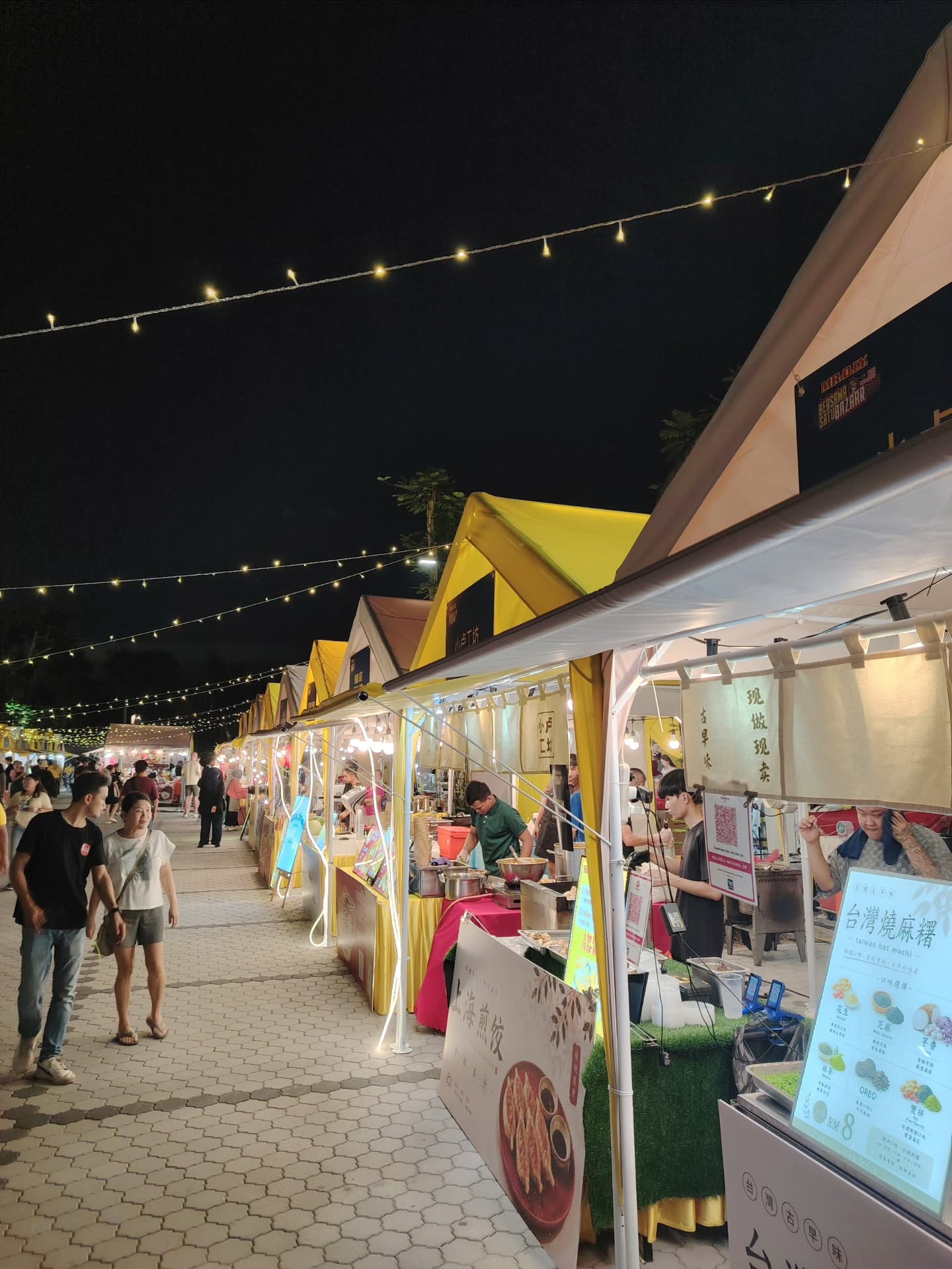 MR. DIY Bersama Satu Bazaar 2026
Day 1 is happening now! 🎉
Come visit us and enjoy plenty of exciting activities, fun experiences, and more throughout the bazaar.
📅 Date: 28, 29, 30 & 31 August 2026
🕐 Time: 4pm - 12am
📍 Location: Sunway Pyramid Open Car Park (Opposite Sunway Resort)
See you there! 💛